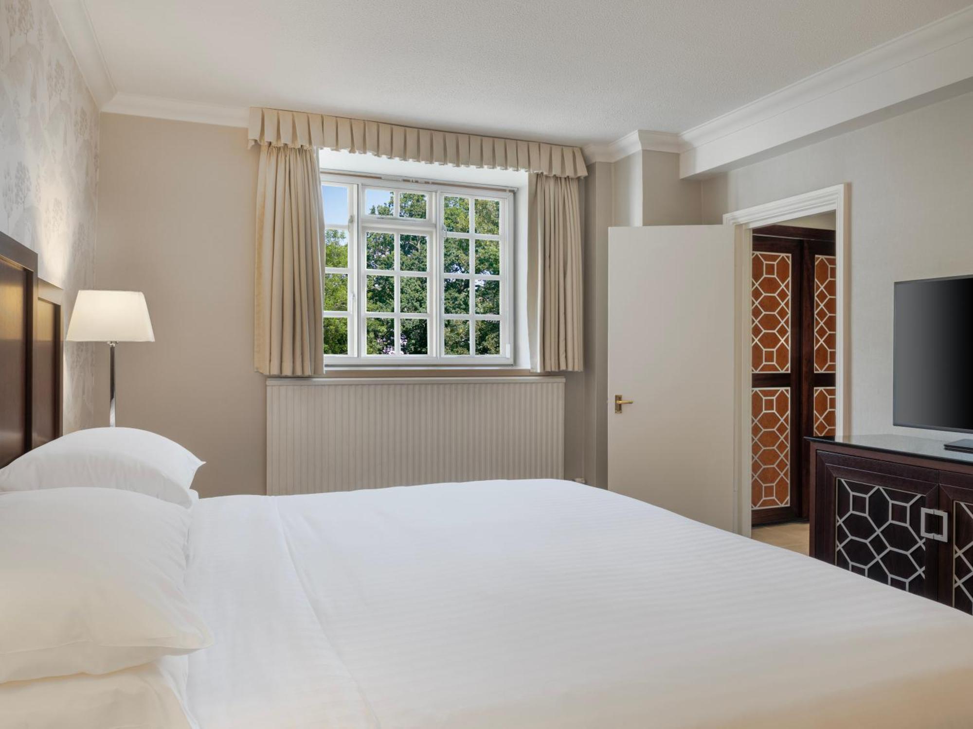 Delta Hotels By Marriott St Pierre Country Club Chepstow Esterno foto